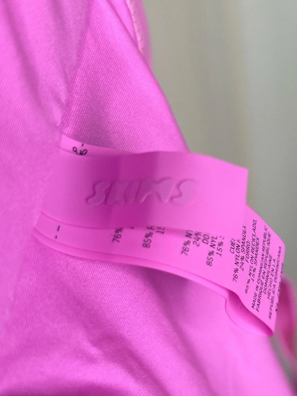 SKIMS Neon Pink Bandeau Swim Top Size XL Barbiecore Bikini Top Strapless Halter